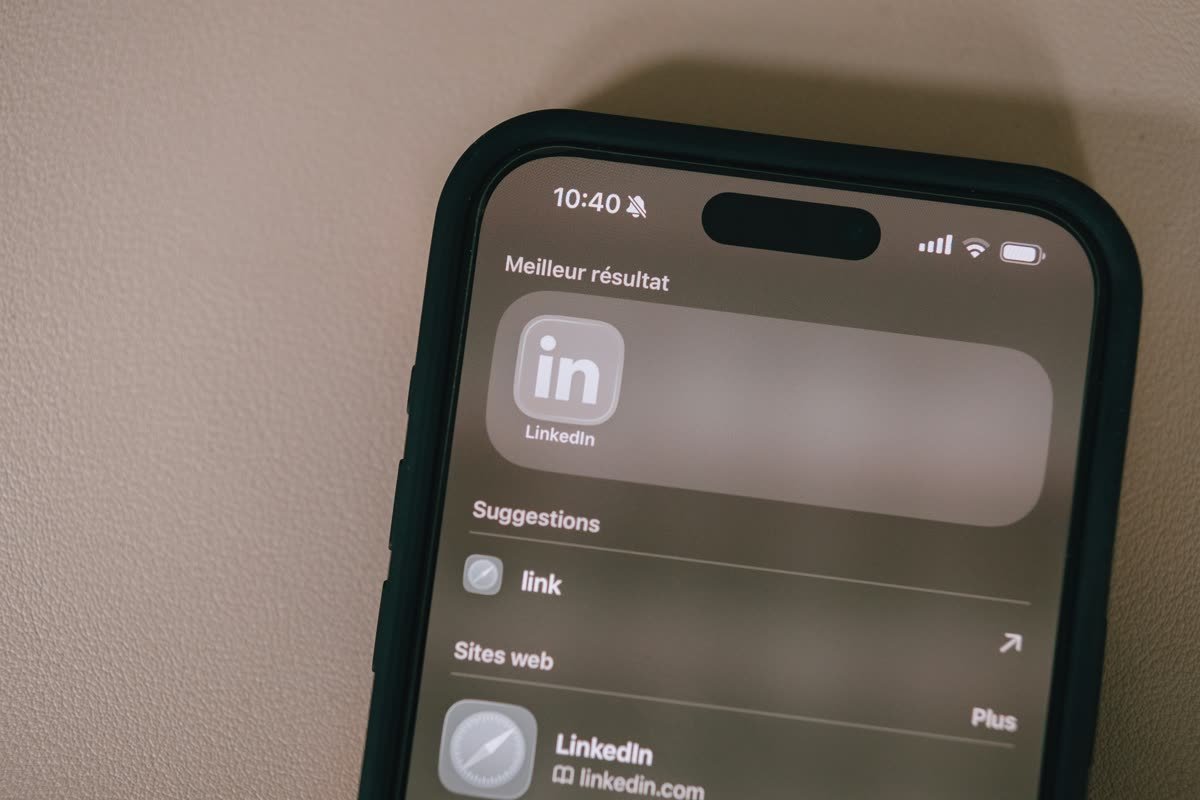 Employee advocacy on LinkedIn: getting a sales team to post without sounding scripted