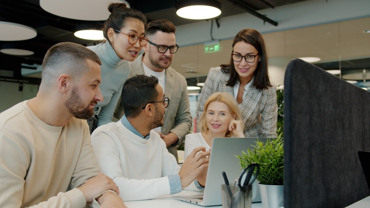 Employee advocacy: turning a sales team into a real distribution channel on LinkedIn