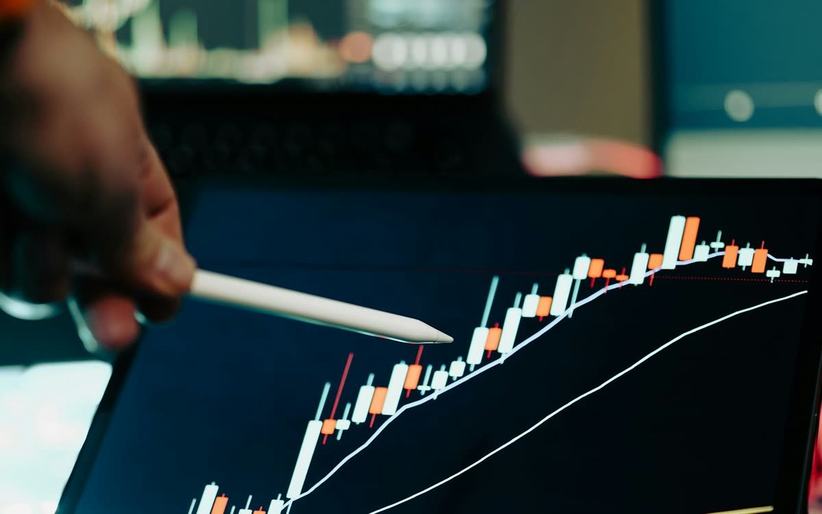 How intent data changes a lead's score before it ever reaches sales