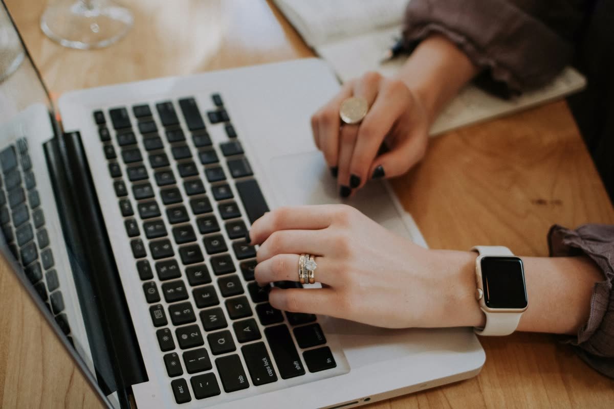 Thought leadership content that doesn't sound like everyone else's LinkedIn post