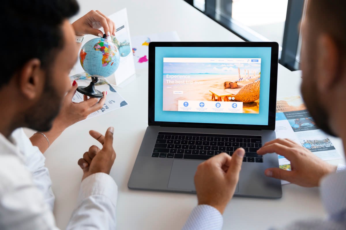 Website visitor resolution: when to resolve to an account, a persona, or a contact