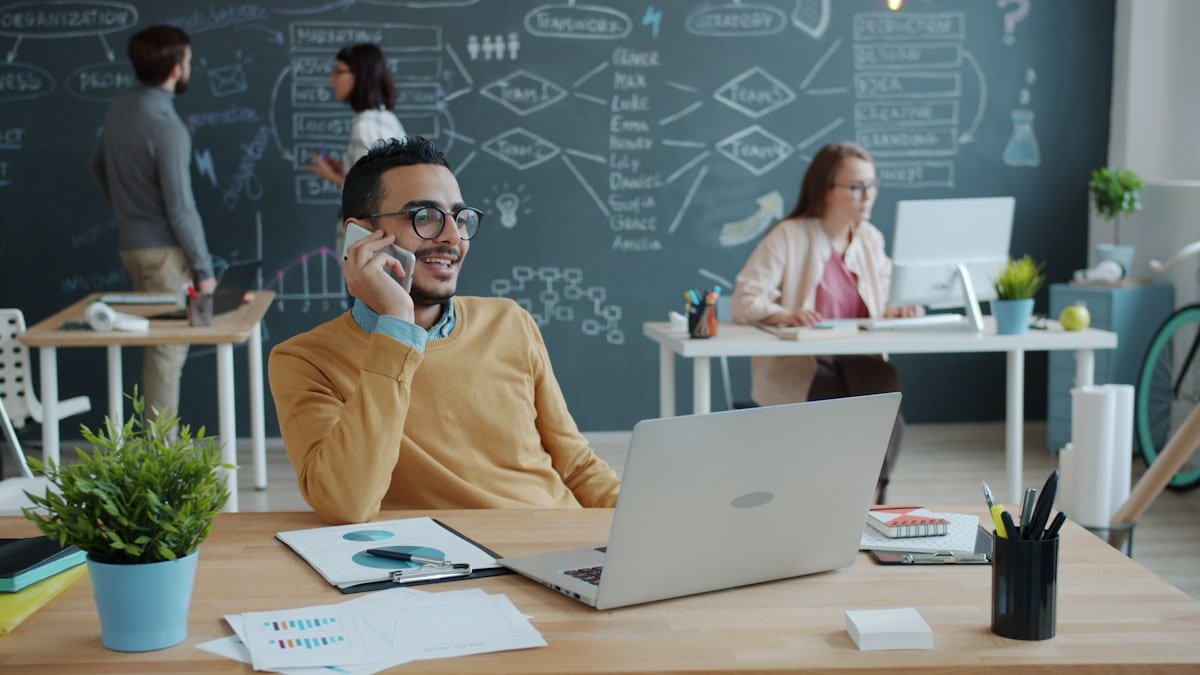 Calling an account the week it starts researching: pairing telemarketing with intent data